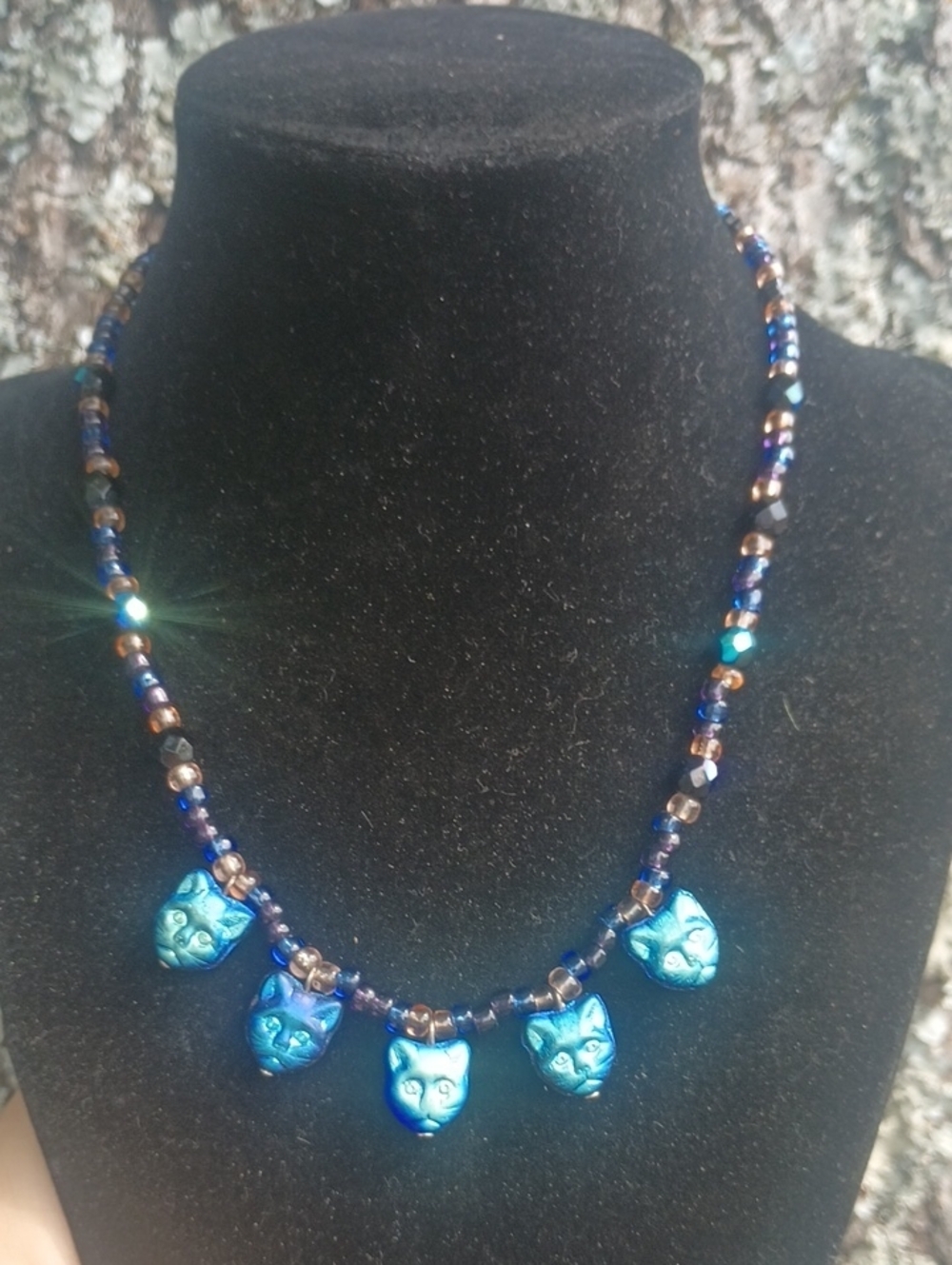Vintage Glass Cat Necklace And Earrings Set - Picture 2 of 5